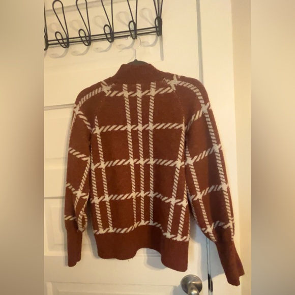 Burgundy Sweater - Picture 1 of 3